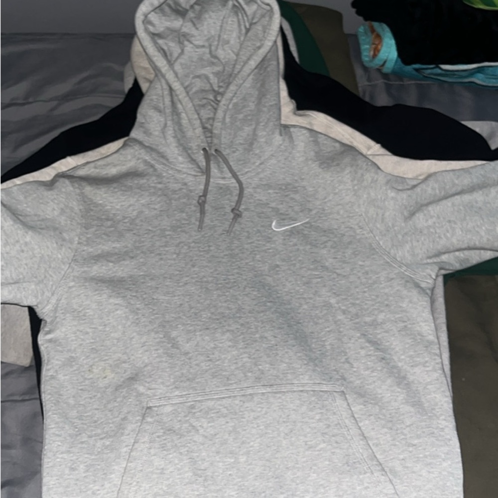 Nike Gray Sweatshirt Classic Pullover Design